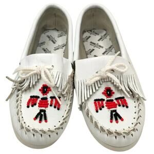 Minnetonka White Leather Beaded Slip On Moccasin Flats 6
